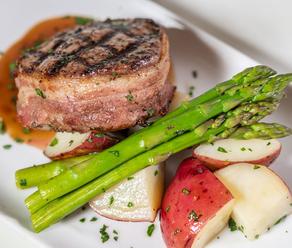 Elegant Dinner of steak and asparagus